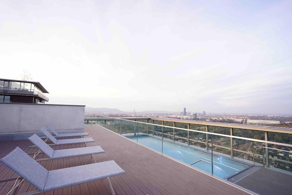 The High-Rise Condo With Pool Viyana Dış mekan fotoğraf